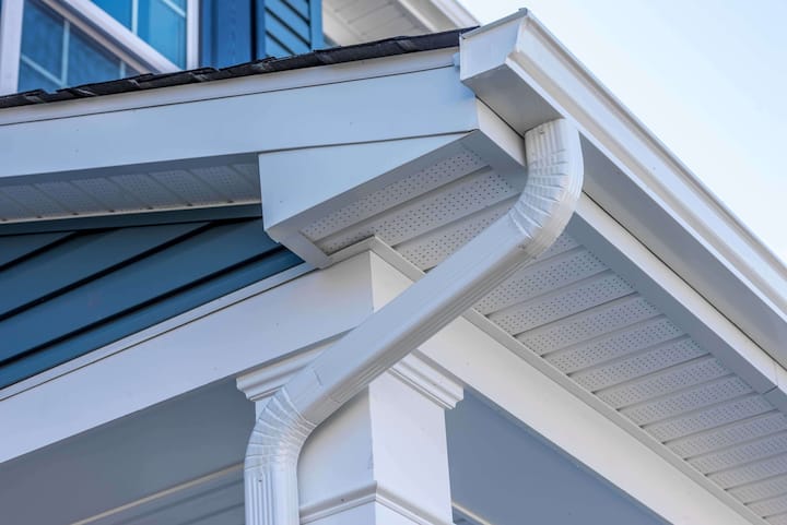 Cheap and durable vinyl gutters installation in Jacksonville